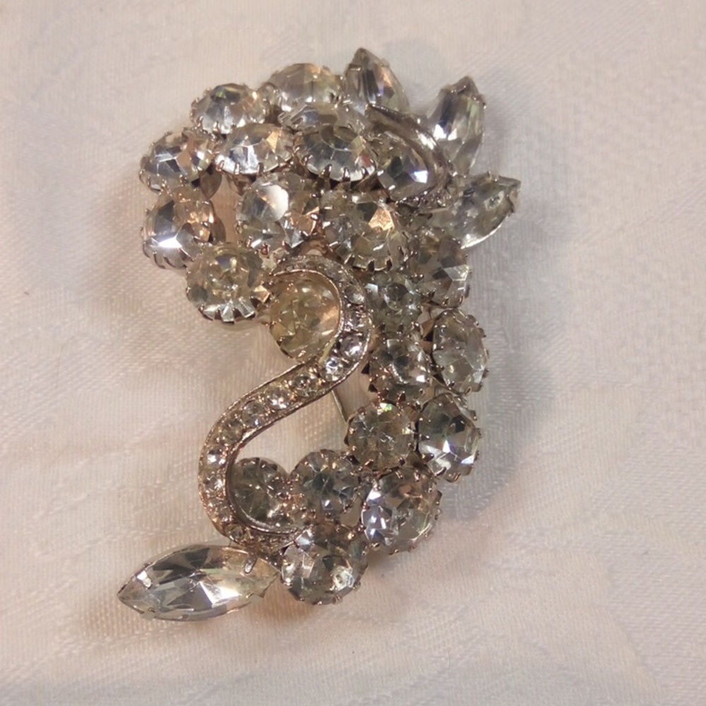 Clear rhinestone brooch